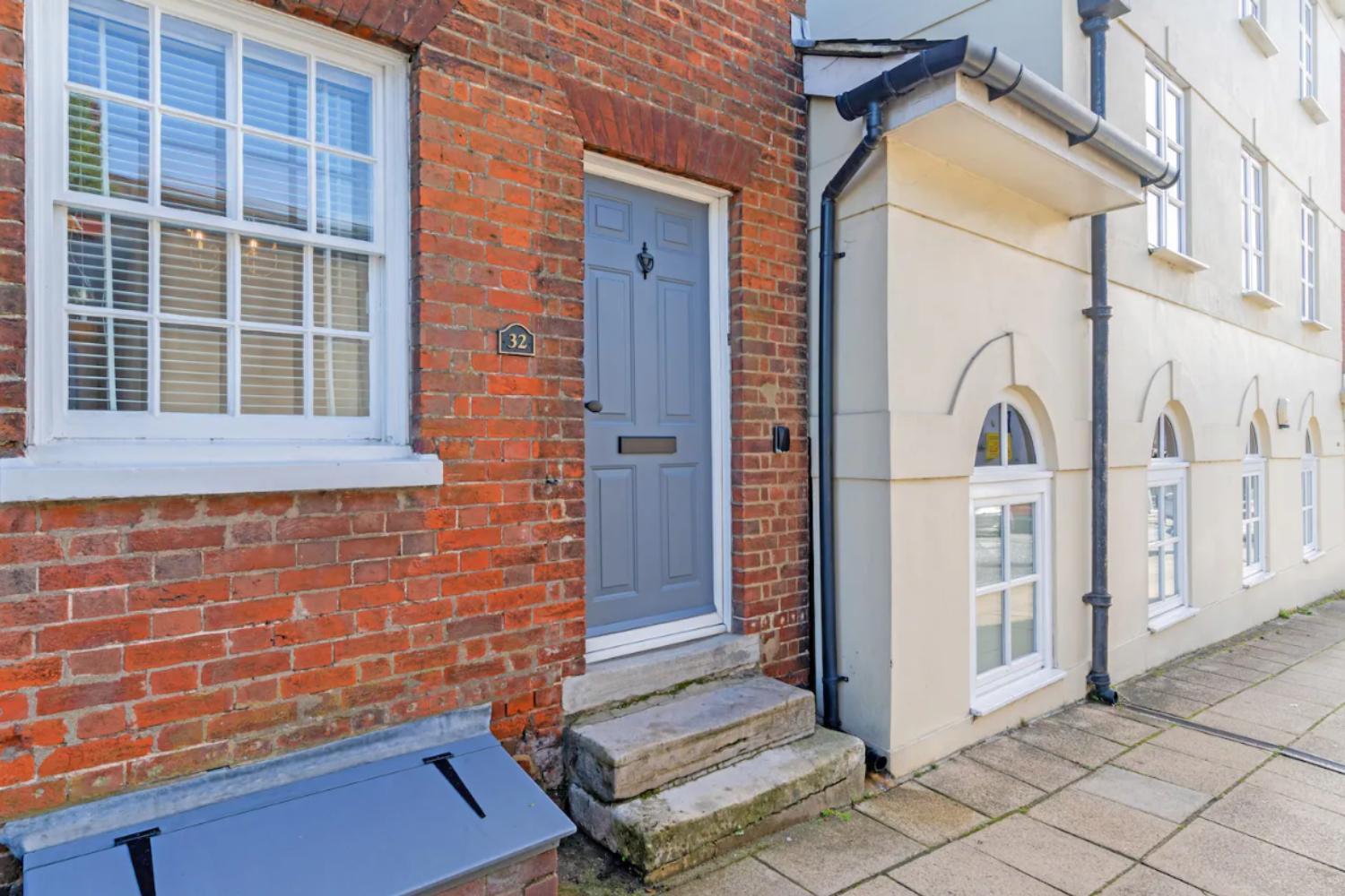 2 Bedrooms Stunning Westgate Cottage Retreat, Central Winchester, Free On-Street Parking Permit, With Garden Close To Cathedral - Sleeps 6, Pets Are Welcome, Summer Special Offer! - By Blue Puffin Stays Eksteriør bilde