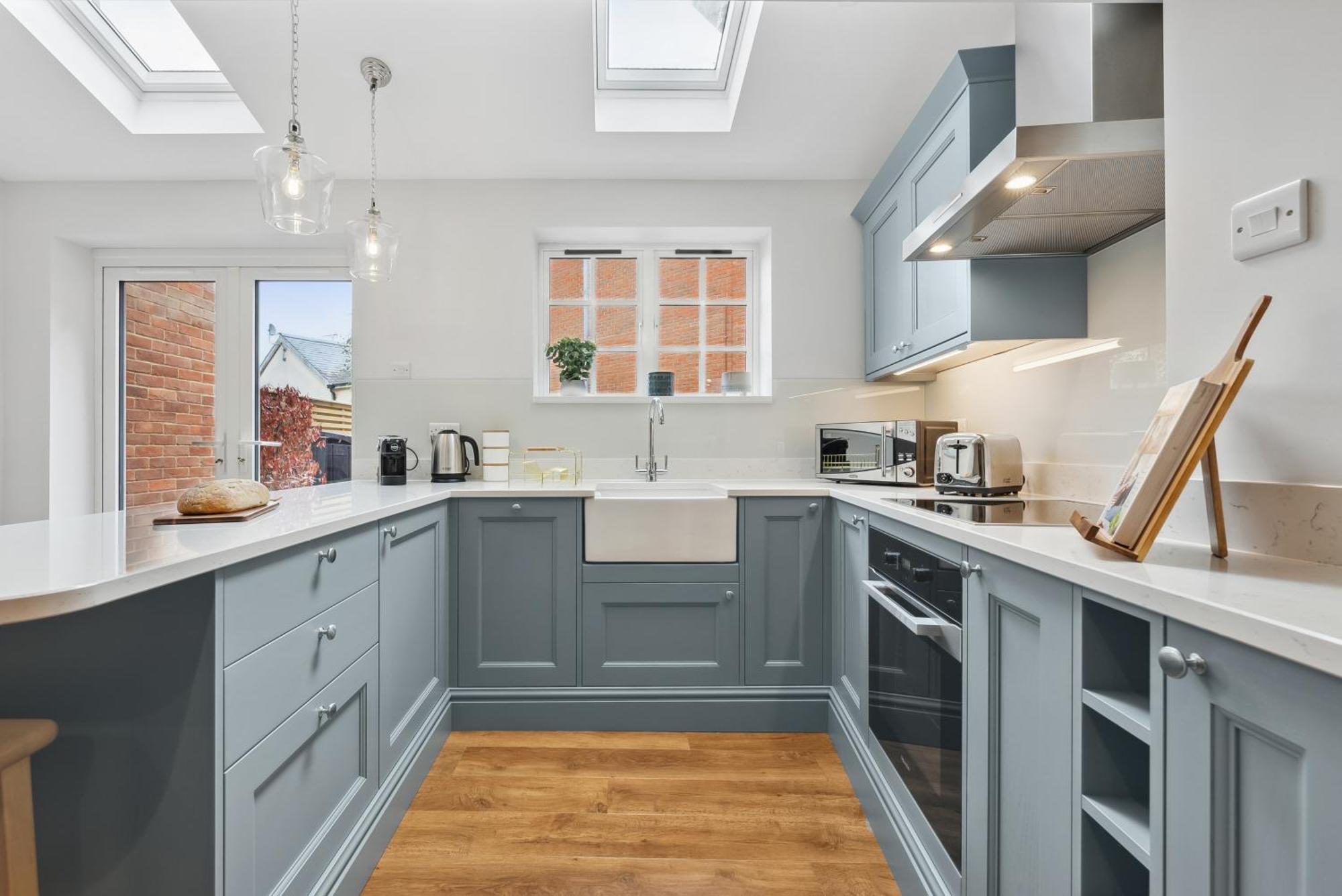 2 Bedrooms Stunning Westgate Cottage Retreat, Central Winchester, Free On-Street Parking Permit, With Garden Close To Cathedral - Sleeps 6, Pets Are Welcome, Summer Special Offer! - By Blue Puffin Stays Eksteriør bilde