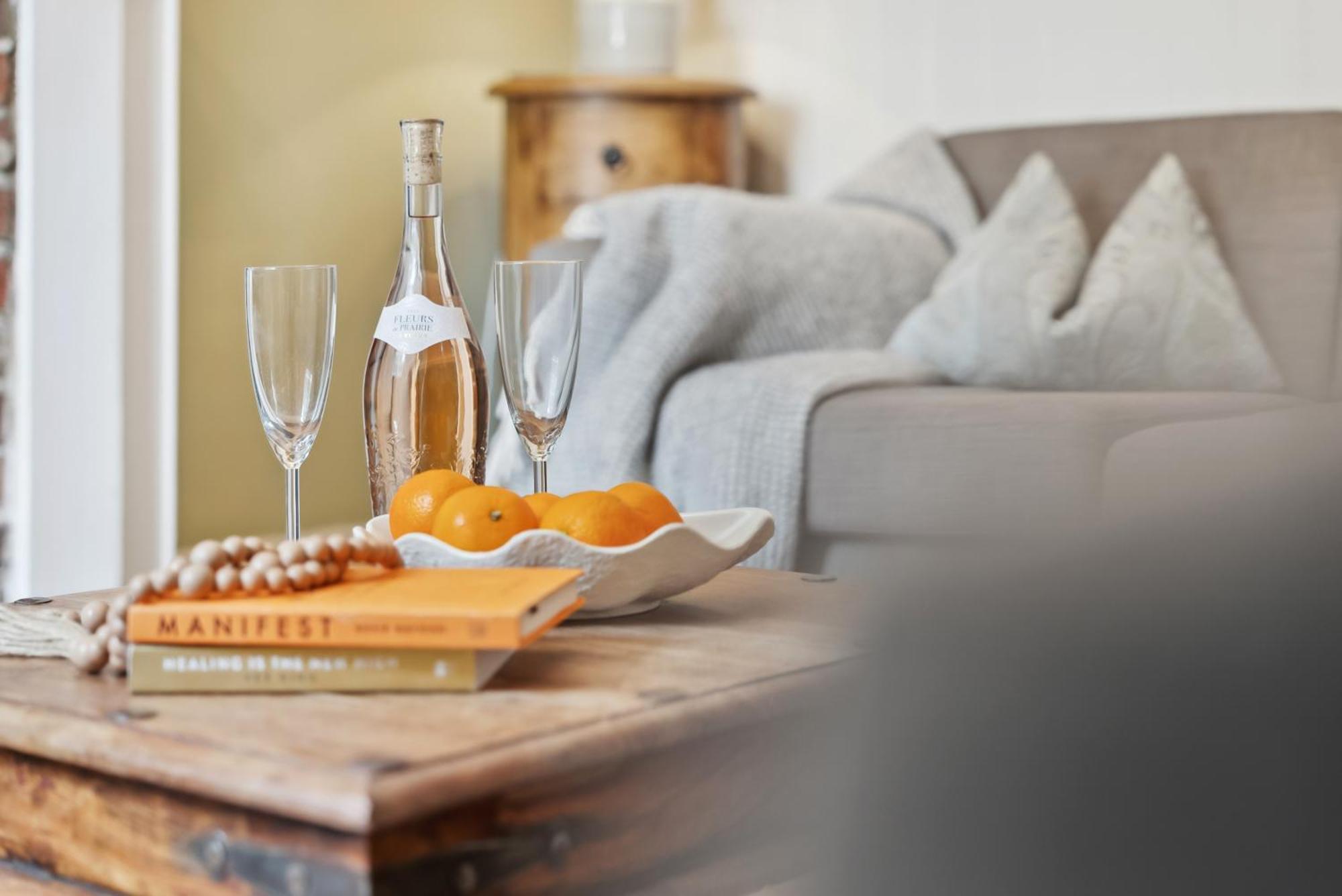 2 Bedrooms Stunning Westgate Cottage Retreat, Central Winchester, Free On-Street Parking Permit, With Garden Close To Cathedral - Sleeps 6, Pets Are Welcome, Summer Special Offer! - By Blue Puffin Stays Eksteriør bilde