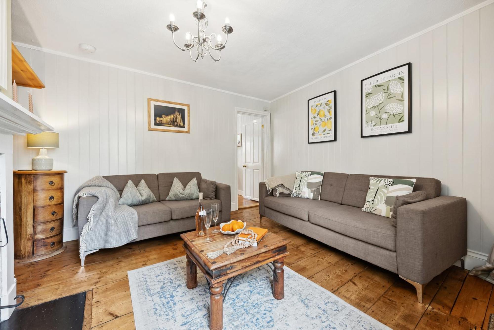 2 Bedrooms Stunning Westgate Cottage Retreat, Central Winchester, Free On-Street Parking Permit, With Garden Close To Cathedral - Sleeps 6, Pets Are Welcome, Summer Special Offer! - By Blue Puffin Stays Eksteriør bilde